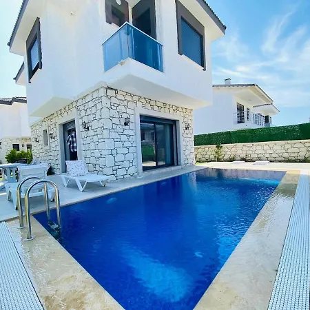 Villa F Celik Villalari Çeşme