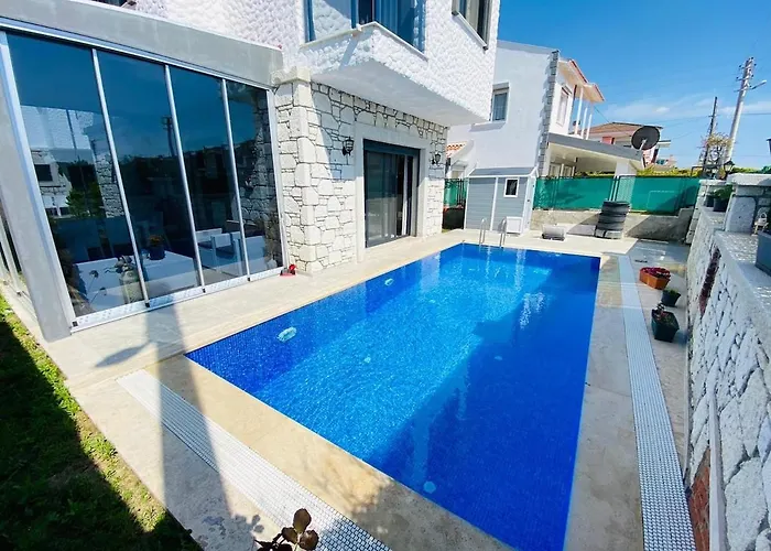 F Celik Villalari * Чешме