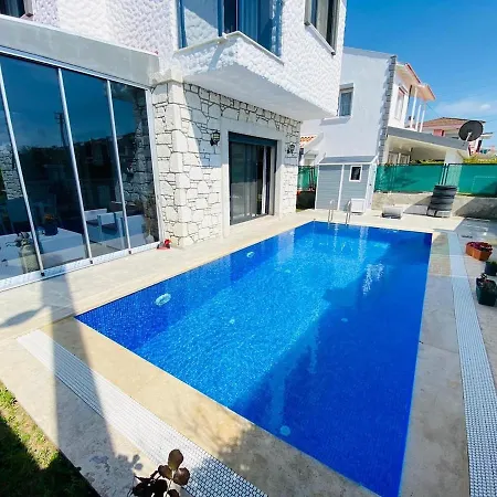 F Celik Villalari * Cesme