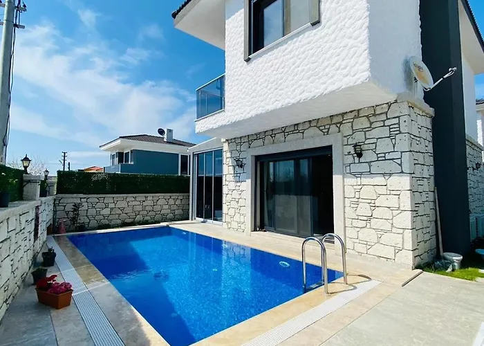 Villa F Celik Villalari